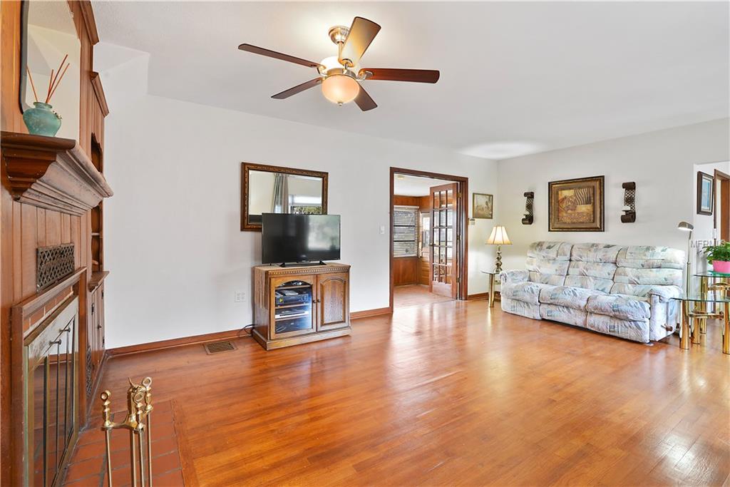 410 FLORIDA AVENUE, SAINT CLOUD, Florida 34769, 3 Bedrooms Bedrooms, 8 Rooms Rooms,2 BathroomsBathrooms,Residential,For sale,FLORIDA,S4856245