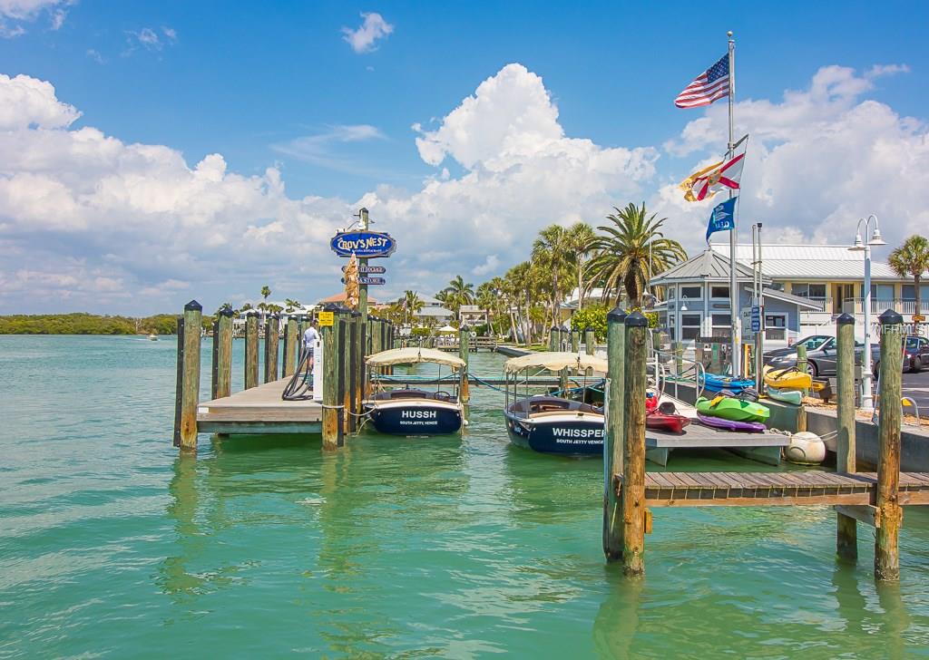 200 THE ESPLANADE N, VENICE, Florida 34285, 2 Bedrooms Bedrooms, 5 Rooms Rooms,2 BathroomsBathrooms,Residential,For sale,THE ESPLANADE,A4187821