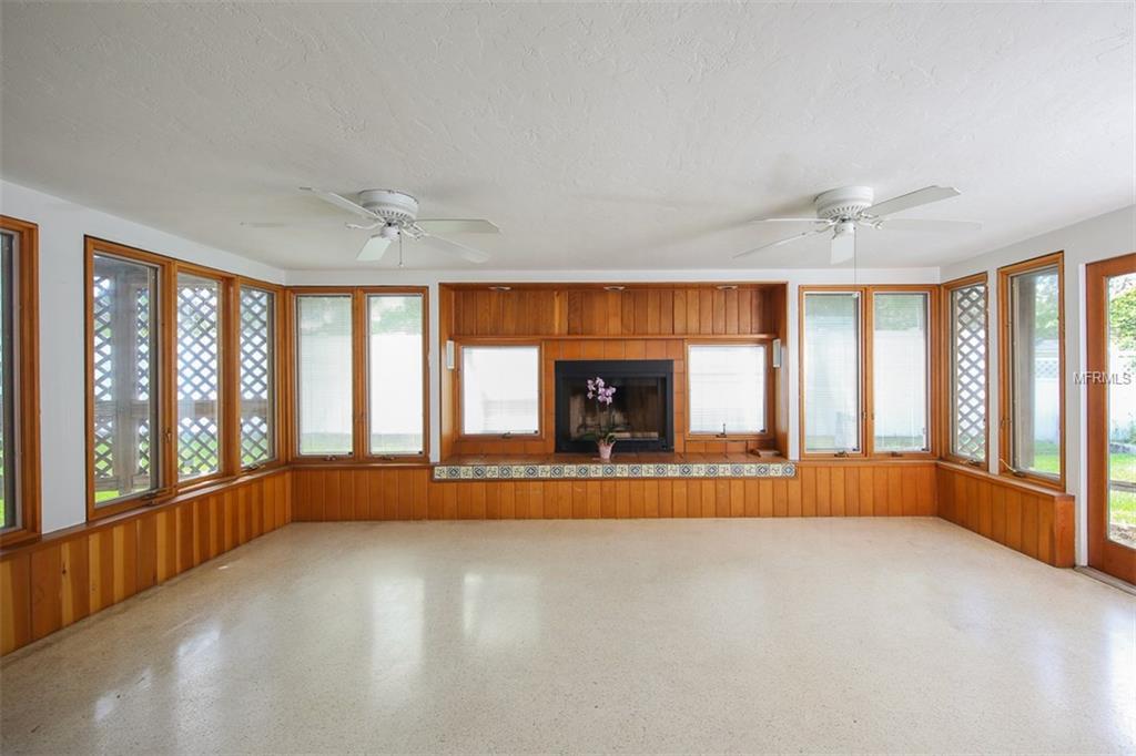 6653 COLONIAL DRIVE, SARASOTA, Florida 34231, 2 Bedrooms Bedrooms, 7 Rooms Rooms,2 BathroomsBathrooms,Residential,For sale,COLONIAL,A4196815