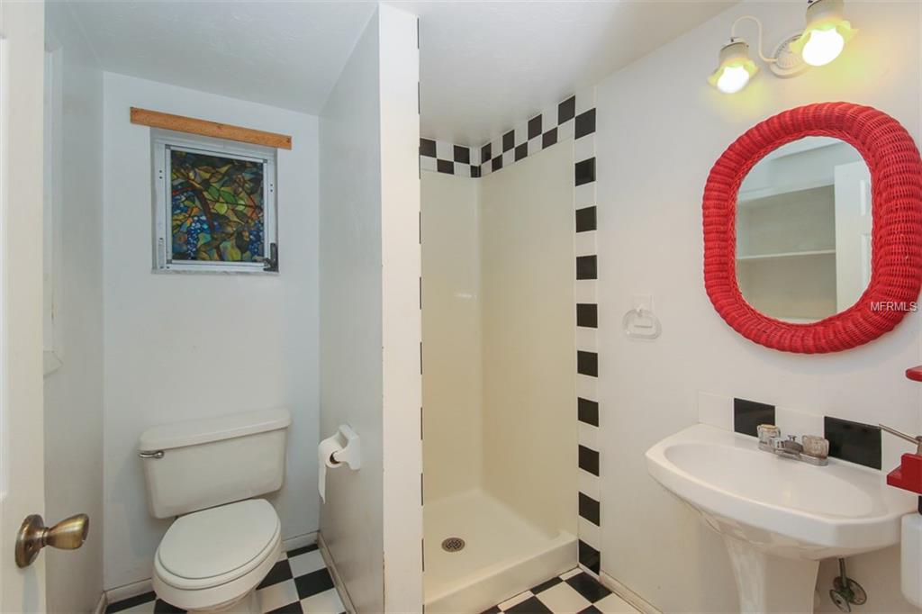 6653 COLONIAL DRIVE, SARASOTA, Florida 34231, 2 Bedrooms Bedrooms, 7 Rooms Rooms,2 BathroomsBathrooms,Residential,For sale,COLONIAL,A4196815