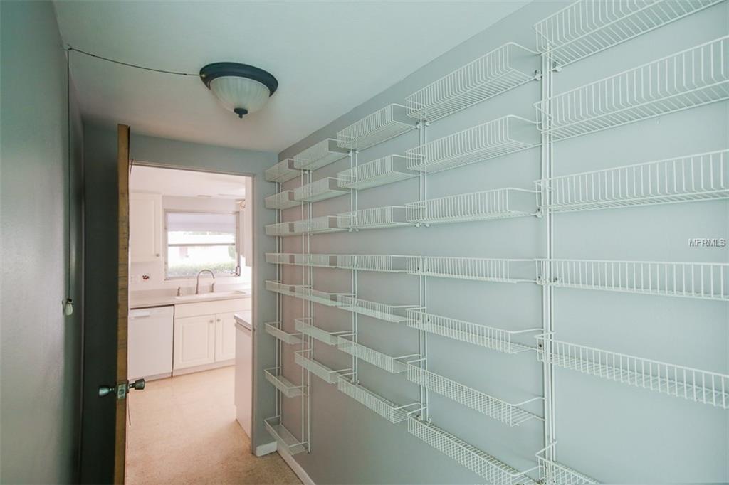 6653 COLONIAL DRIVE, SARASOTA, Florida 34231, 2 Bedrooms Bedrooms, 7 Rooms Rooms,2 BathroomsBathrooms,Residential,For sale,COLONIAL,A4196815