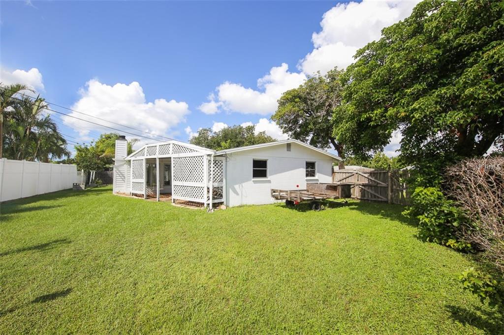 6653 COLONIAL DRIVE, SARASOTA, Florida 34231, 2 Bedrooms Bedrooms, 7 Rooms Rooms,2 BathroomsBathrooms,Residential,For sale,COLONIAL,A4196815