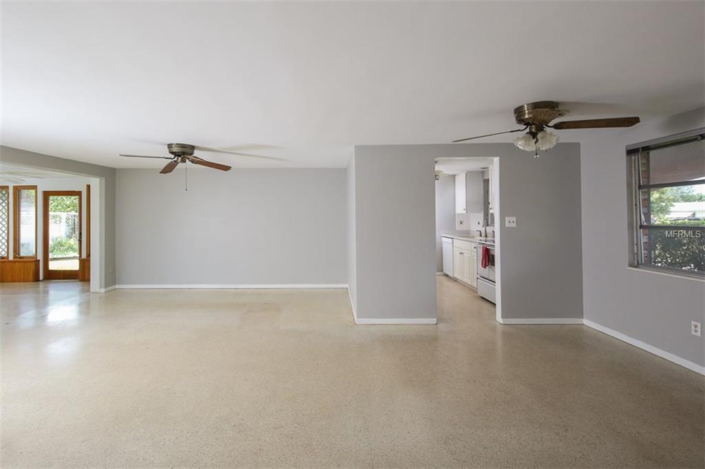6653 COLONIAL DRIVE, SARASOTA, Florida 34231, 2 Bedrooms Bedrooms, 7 Rooms Rooms,2 BathroomsBathrooms,Residential,For sale,COLONIAL,A4196815