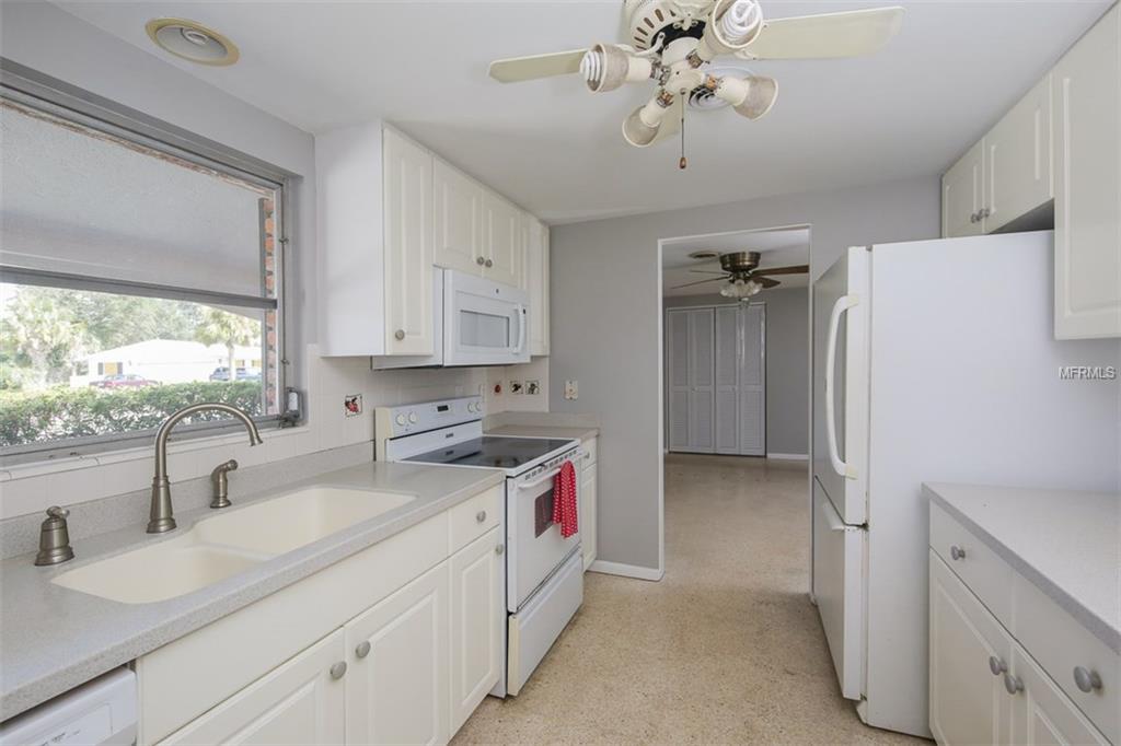 6653 COLONIAL DRIVE, SARASOTA, Florida 34231, 2 Bedrooms Bedrooms, 7 Rooms Rooms,2 BathroomsBathrooms,Residential,For sale,COLONIAL,A4196815