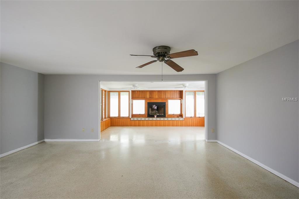 6653 COLONIAL DRIVE, SARASOTA, Florida 34231, 2 Bedrooms Bedrooms, 7 Rooms Rooms,2 BathroomsBathrooms,Residential,For sale,COLONIAL,A4196815