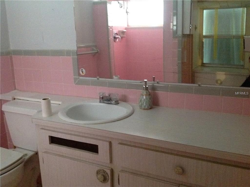 415 52ND AVENUE DRIVE W, BRADENTON, Florida 34207, 2 Bedrooms Bedrooms, 7 Rooms Rooms,2 BathroomsBathrooms,Residential,For sale,52ND AVENUE,A4205363