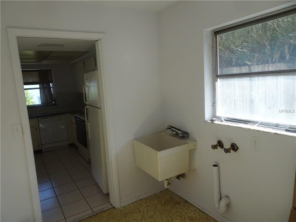 1301 ALAMEDA AVENUE, CLEARWATER, Florida 33759, 4 Bedrooms Bedrooms, 6 Rooms Rooms,2 BathroomsBathrooms,Residential,For sale,ALAMEDA,U7843955