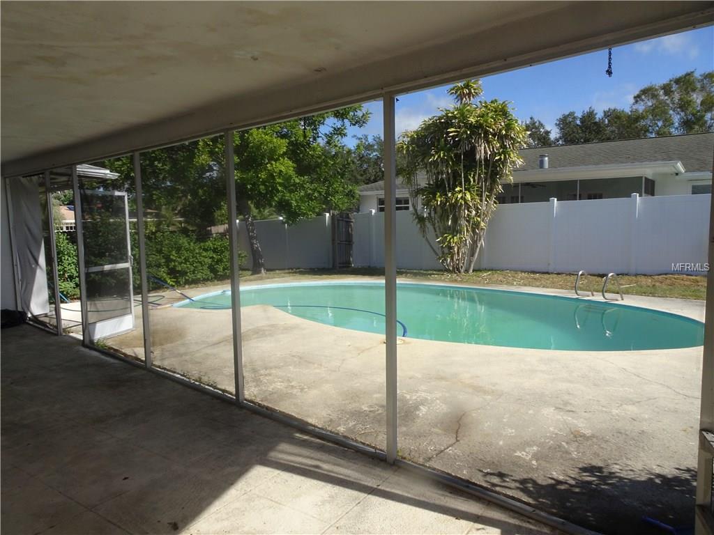 1301 ALAMEDA AVENUE, CLEARWATER, Florida 33759, 4 Bedrooms Bedrooms, 6 Rooms Rooms,2 BathroomsBathrooms,Residential,For sale,ALAMEDA,U7843955
