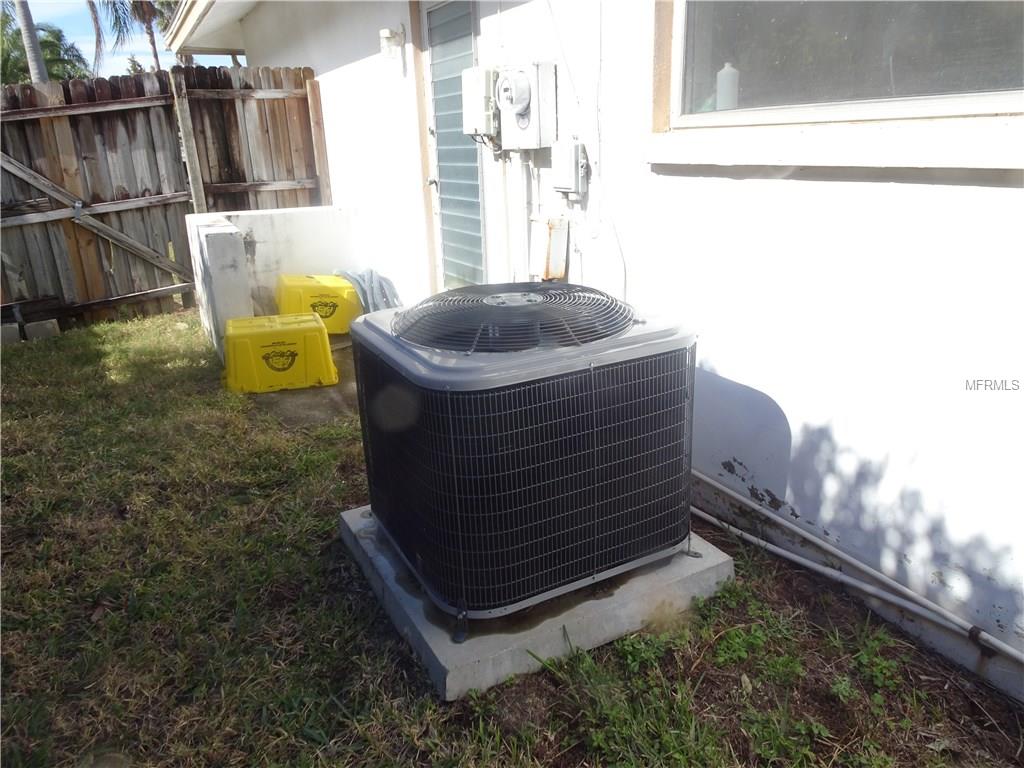 1301 ALAMEDA AVENUE, CLEARWATER, Florida 33759, 4 Bedrooms Bedrooms, 6 Rooms Rooms,2 BathroomsBathrooms,Residential,For sale,ALAMEDA,U7843955