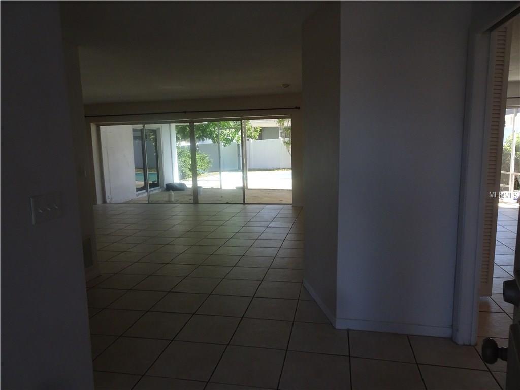 1301 ALAMEDA AVENUE, CLEARWATER, Florida 33759, 4 Bedrooms Bedrooms, 6 Rooms Rooms,2 BathroomsBathrooms,Residential,For sale,ALAMEDA,U7843955
