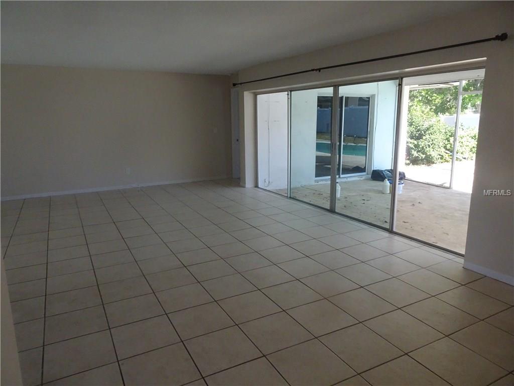 1301 ALAMEDA AVENUE, CLEARWATER, Florida 33759, 4 Bedrooms Bedrooms, 6 Rooms Rooms,2 BathroomsBathrooms,Residential,For sale,ALAMEDA,U7843955