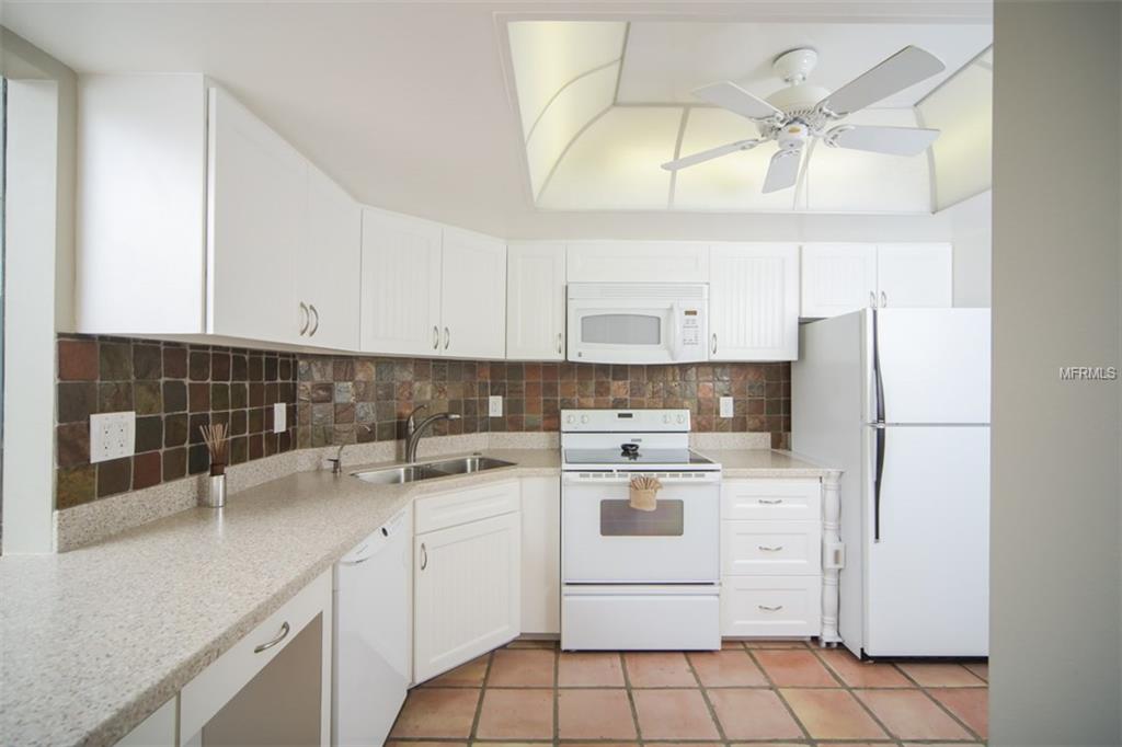 2045 GULF OF MEXICO DRIVE, LONGBOAT KEY, Florida 34228, 2 Bedrooms Bedrooms, 5 Rooms Rooms,2 BathroomsBathrooms,Residential,For sale,GULF OF MEXICO,A4209406