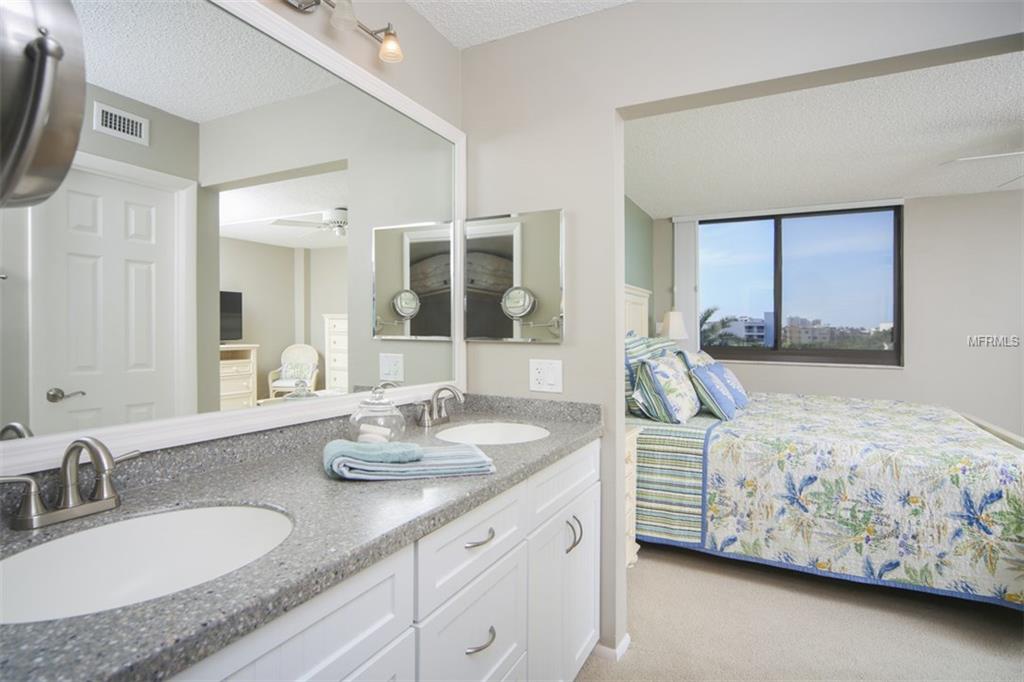 2045 GULF OF MEXICO DRIVE, LONGBOAT KEY, Florida 34228, 2 Bedrooms Bedrooms, 5 Rooms Rooms,2 BathroomsBathrooms,Residential,For sale,GULF OF MEXICO,A4209406