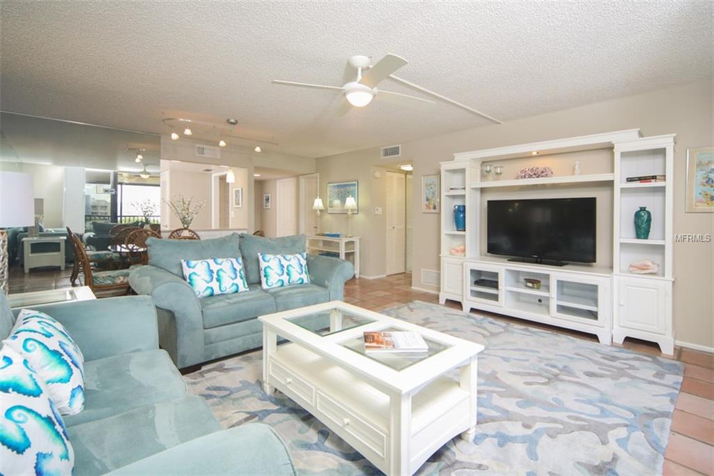 2045 GULF OF MEXICO DRIVE, LONGBOAT KEY, Florida 34228, 2 Bedrooms Bedrooms, 5 Rooms Rooms,2 BathroomsBathrooms,Residential,For sale,GULF OF MEXICO,A4209406