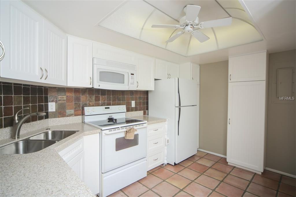 2045 GULF OF MEXICO DRIVE, LONGBOAT KEY, Florida 34228, 2 Bedrooms Bedrooms, 5 Rooms Rooms,2 BathroomsBathrooms,Residential,For sale,GULF OF MEXICO,A4209406