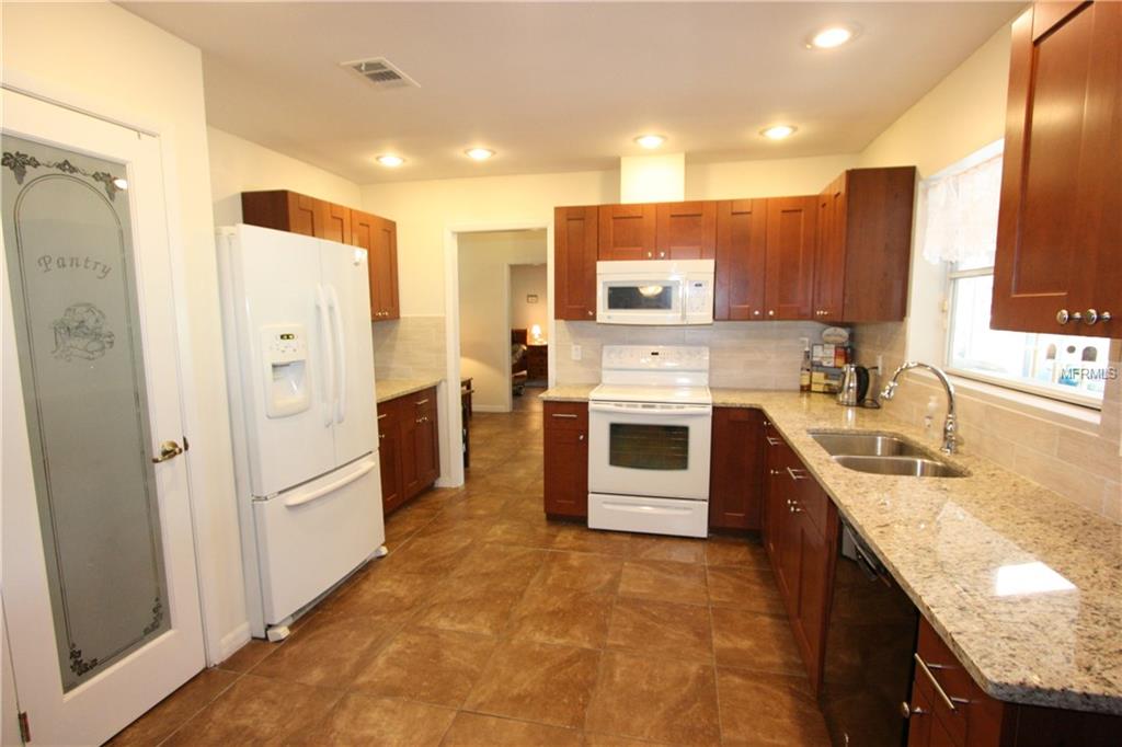 6700 SHELLBARK BOULEVARD, APOPKA, Florida 32703, 4 Bedrooms Bedrooms, 8 Rooms Rooms,3 BathroomsBathrooms,Residential,For sale,SHELLBARK,O5529831