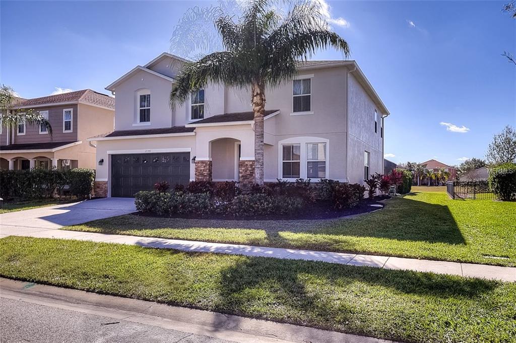 12542 OULTON CIRCLE, ORLANDO, Florida 32832, 4 Bedrooms Bedrooms, 8 Rooms Rooms,2 BathroomsBathrooms,Residential,For sale,OULTON,O5537336