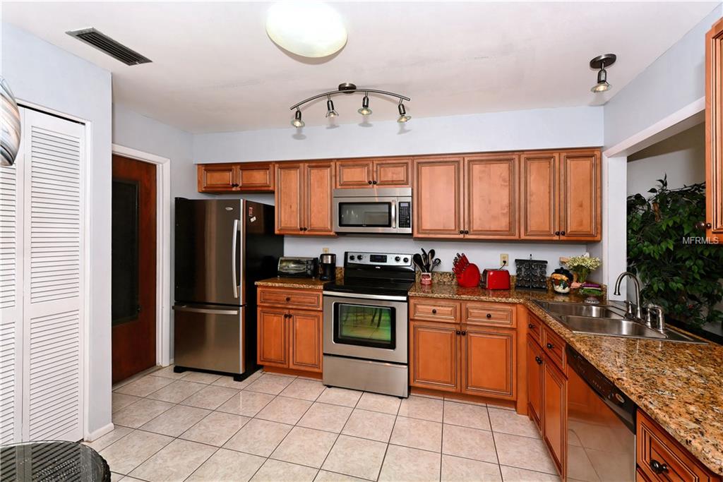 611 APPLE LANE, ENGLEWOOD, Florida 34223, 2 Bedrooms Bedrooms, 7 Rooms Rooms,2 BathroomsBathrooms,Residential,For sale,APPLE,N5915336