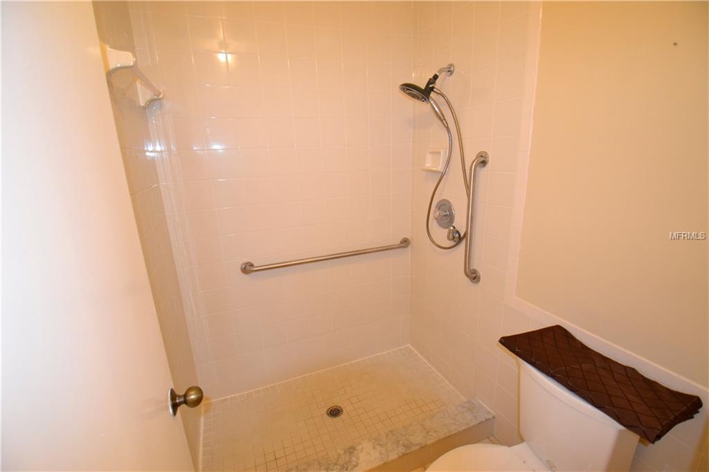 121 COLONY SOUTH DRIVE, TARPON SPRINGS, Florida 34689, 2 Bedrooms Bedrooms, 6 Rooms Rooms,2 BathroomsBathrooms,Residential,For sale,COLONY SOUTH,U7841516