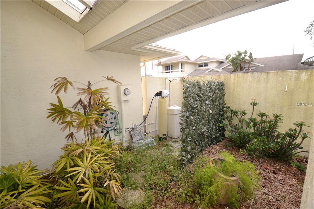 121 COLONY SOUTH DRIVE, TARPON SPRINGS, Florida 34689, 2 Bedrooms Bedrooms, 6 Rooms Rooms,2 BathroomsBathrooms,Residential,For sale,COLONY SOUTH,U7841516