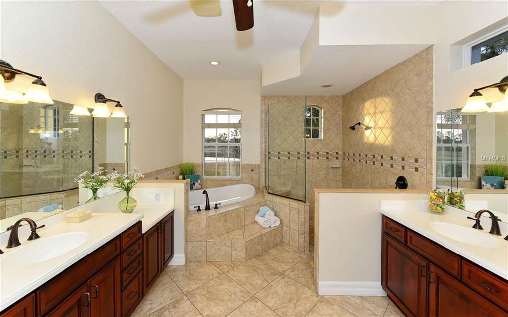 20507 69TH AVENUE E, BRADENTON, Florida 34211, 6 Bedrooms Bedrooms, 14 Rooms Rooms,4 BathroomsBathrooms,Residential,For sale,69TH,A4207240