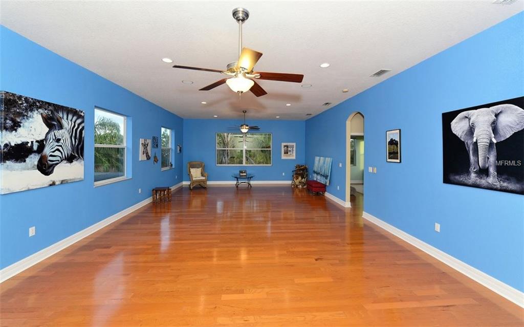 20507 69TH AVENUE E, BRADENTON, Florida 34211, 6 Bedrooms Bedrooms, 14 Rooms Rooms,4 BathroomsBathrooms,Residential,For sale,69TH,A4207240