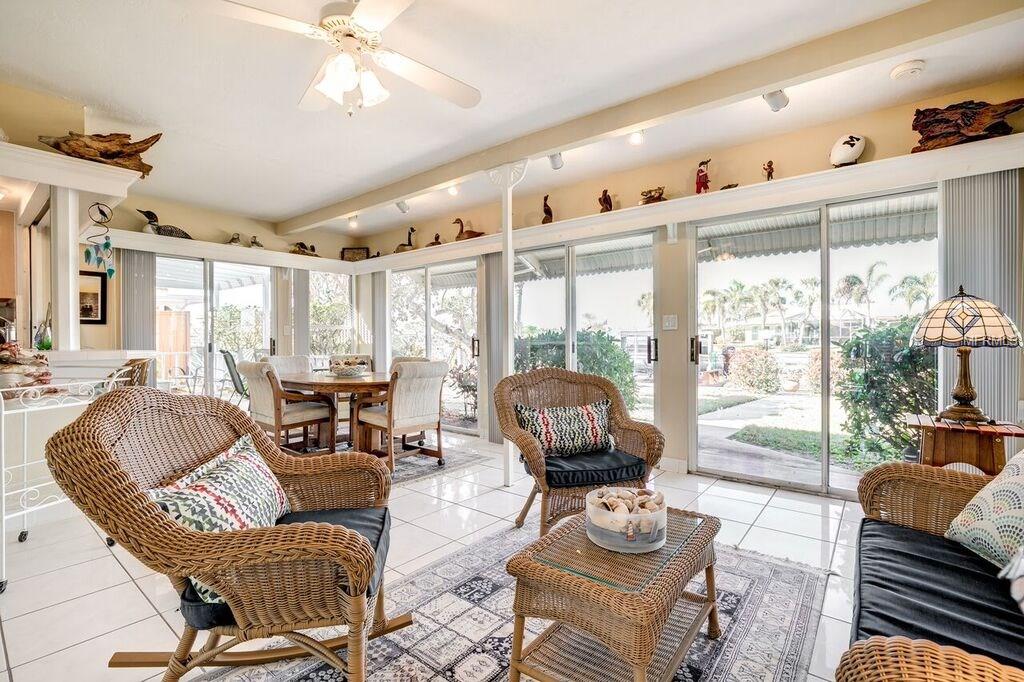 3727 FLORAMAR TERRACE, NEW PORT RICHEY, Florida 34652, 3 Bedrooms Bedrooms, 3 Rooms Rooms,2 BathroomsBathrooms,Residential,For sale,FLORAMAR,U7845189