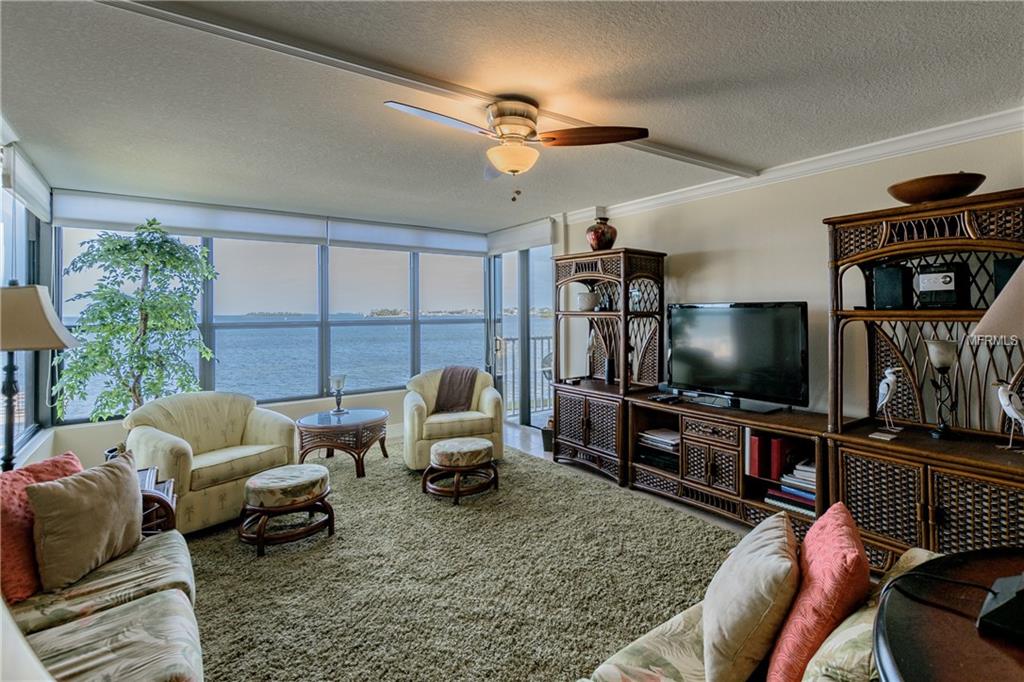 300 WOODETTE DRIVE, DUNEDIN, Florida 34698, 2 Bedrooms Bedrooms, 5 Rooms Rooms,2 BathroomsBathrooms,Residential,For sale,WOODETTE,U7846094