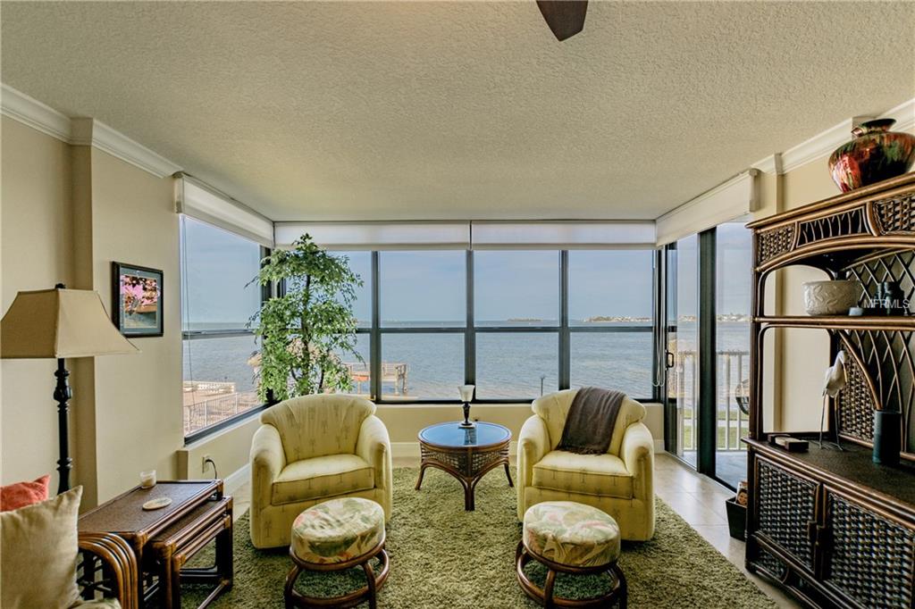 300 WOODETTE DRIVE, DUNEDIN, Florida 34698, 2 Bedrooms Bedrooms, 5 Rooms Rooms,2 BathroomsBathrooms,Residential,For sale,WOODETTE,U7846094