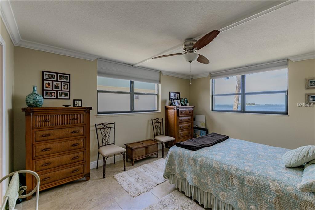 300 WOODETTE DRIVE, DUNEDIN, Florida 34698, 2 Bedrooms Bedrooms, 5 Rooms Rooms,2 BathroomsBathrooms,Residential,For sale,WOODETTE,U7846094