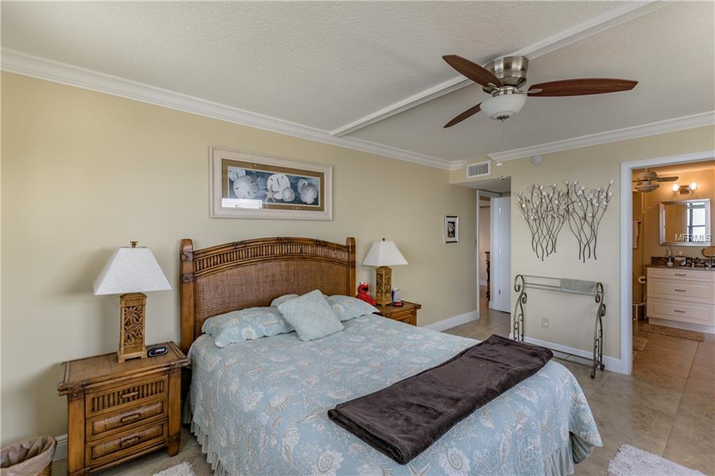 300 WOODETTE DRIVE, DUNEDIN, Florida 34698, 2 Bedrooms Bedrooms, 5 Rooms Rooms,2 BathroomsBathrooms,Residential,For sale,WOODETTE,U7846094