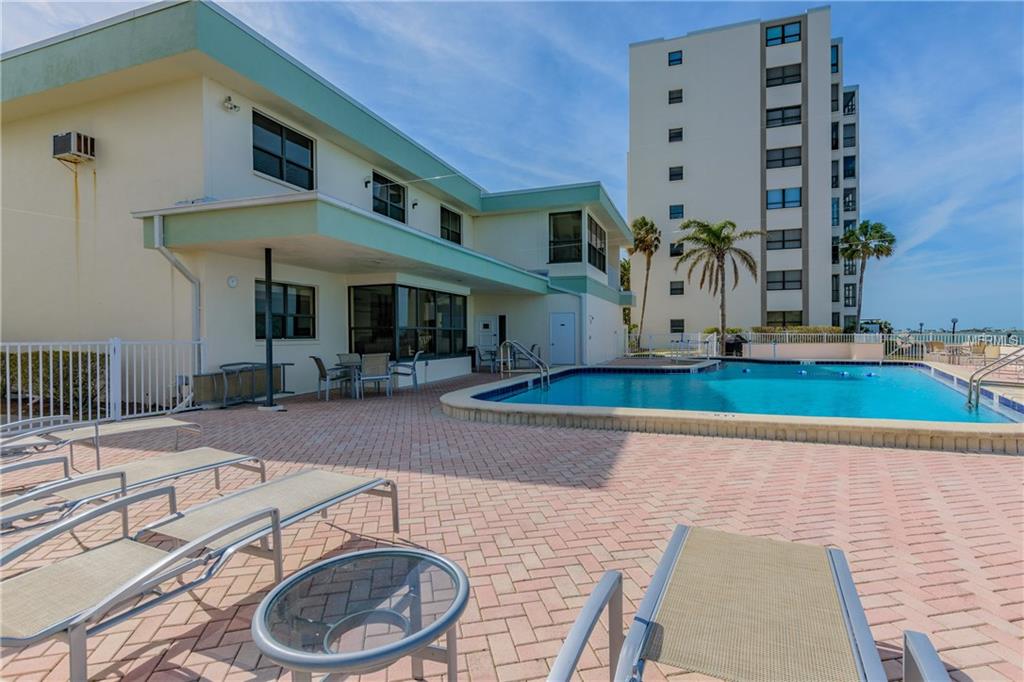 300 WOODETTE DRIVE, DUNEDIN, Florida 34698, 2 Bedrooms Bedrooms, 5 Rooms Rooms,2 BathroomsBathrooms,Residential,For sale,WOODETTE,U7846094