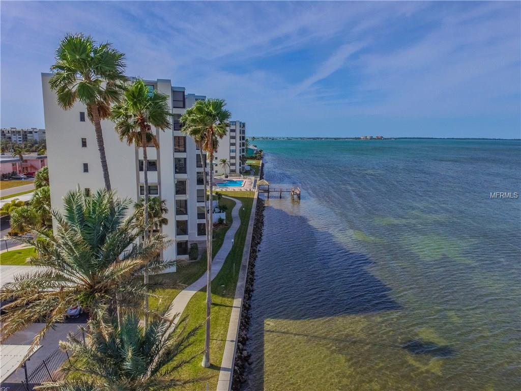 300 WOODETTE DRIVE, DUNEDIN, Florida 34698, 2 Bedrooms Bedrooms, 5 Rooms Rooms,2 BathroomsBathrooms,Residential,For sale,WOODETTE,U7846094