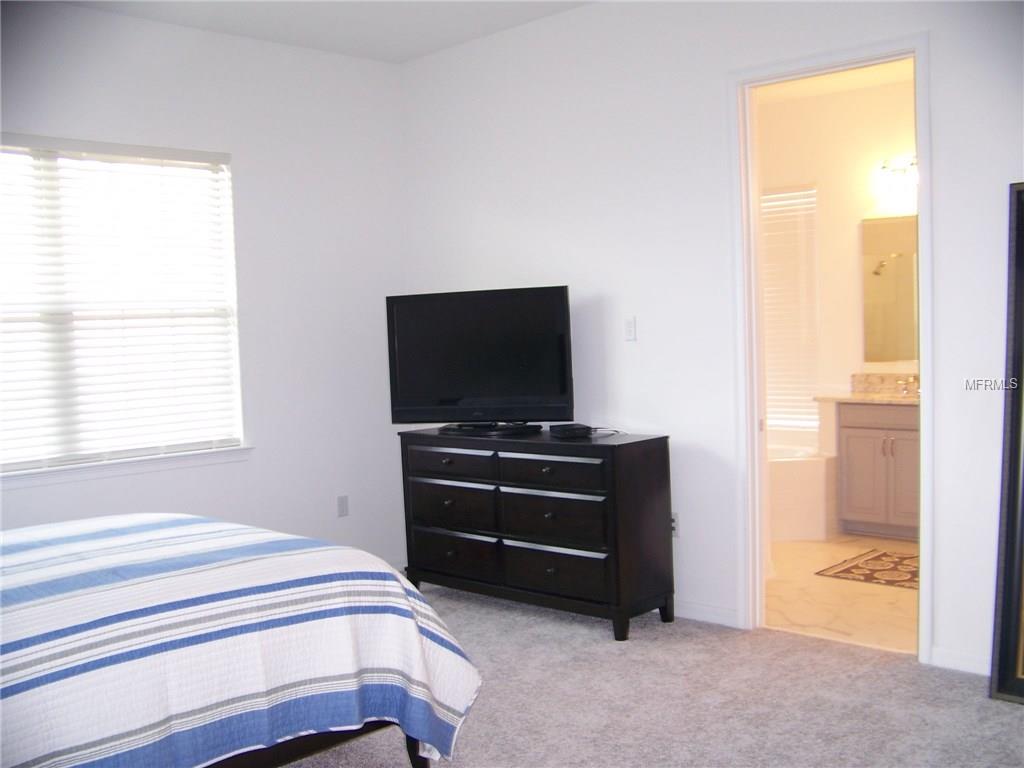 10154 HENBURY STREET, ORLANDO, Florida 32832, 4 Bedrooms Bedrooms, 8 Rooms Rooms,3 BathroomsBathrooms,Residential,For sale,HENBURY,O5560530