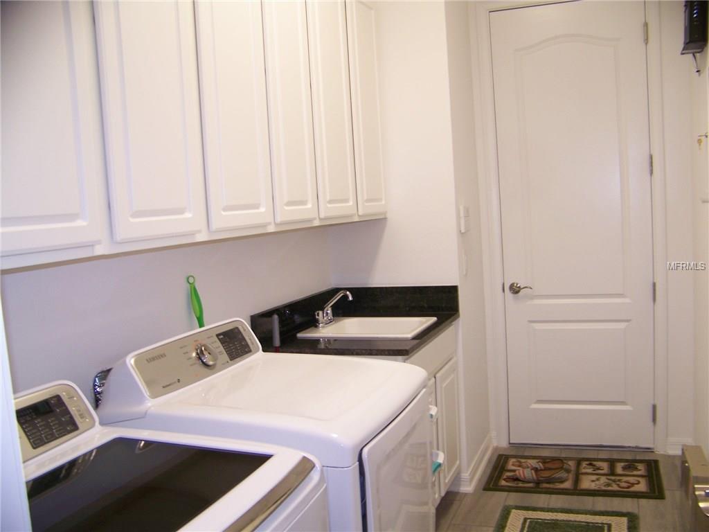 10154 HENBURY STREET, ORLANDO, Florida 32832, 4 Bedrooms Bedrooms, 8 Rooms Rooms,3 BathroomsBathrooms,Residential,For sale,HENBURY,O5560530