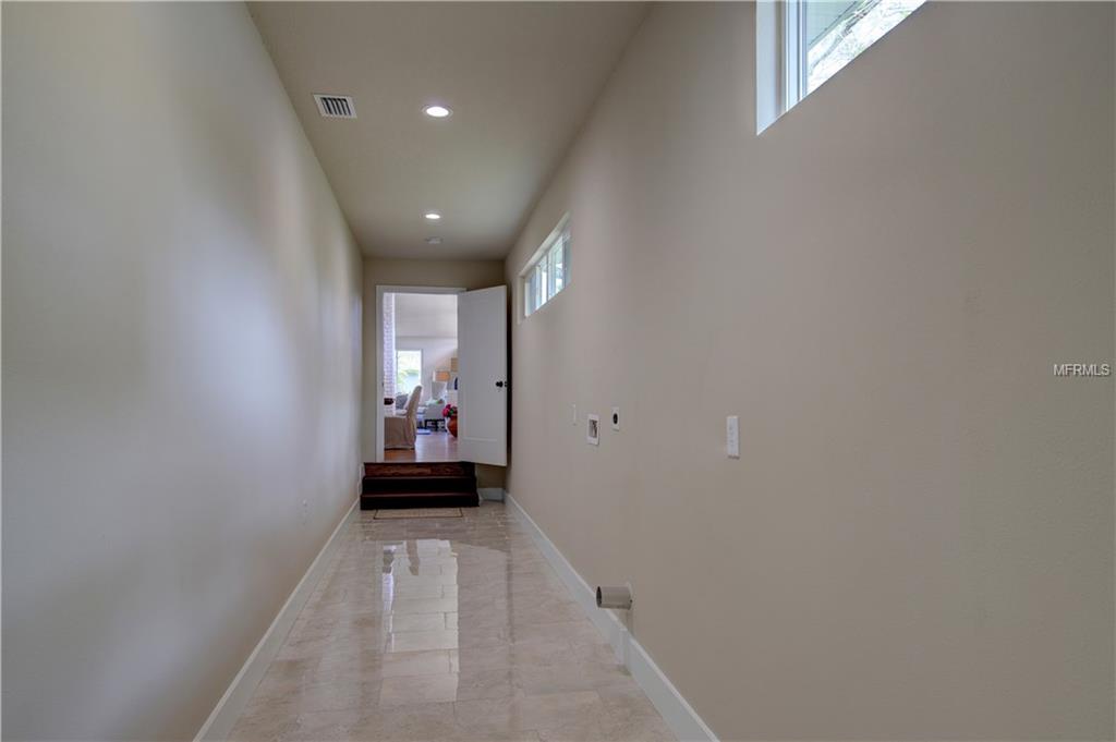 7200 2ND AVENUE S, ST PETERSBURG, Florida 33707, 4 Bedrooms Bedrooms, 8 Rooms Rooms,3 BathroomsBathrooms,Residential,For sale,2ND,U7847462