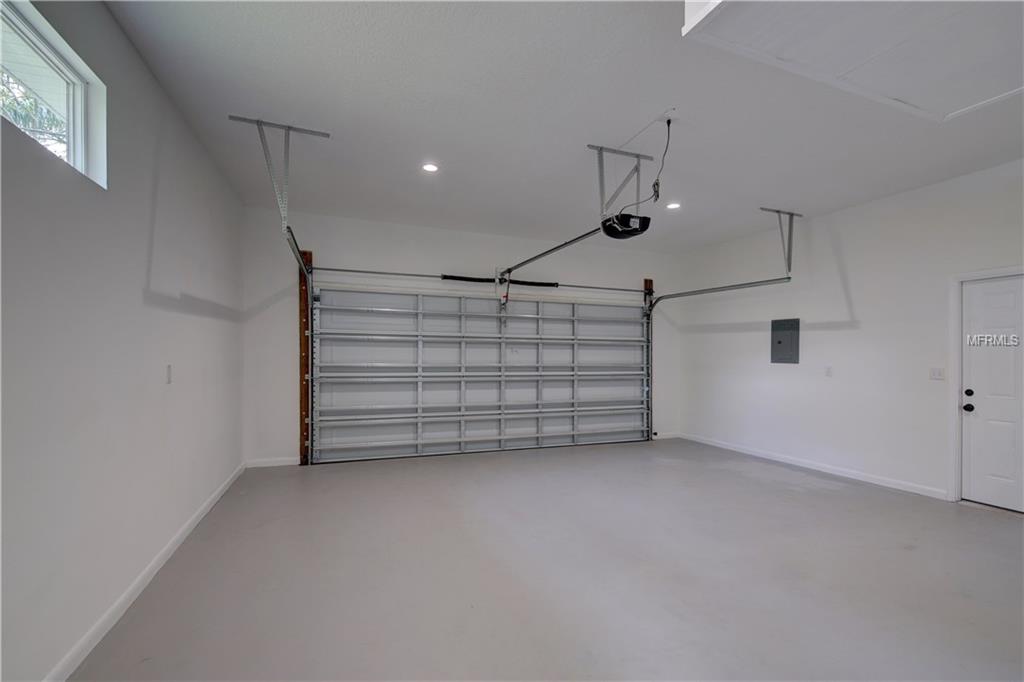 7200 2ND AVENUE S, ST PETERSBURG, Florida 33707, 4 Bedrooms Bedrooms, 8 Rooms Rooms,3 BathroomsBathrooms,Residential,For sale,2ND,U7847462