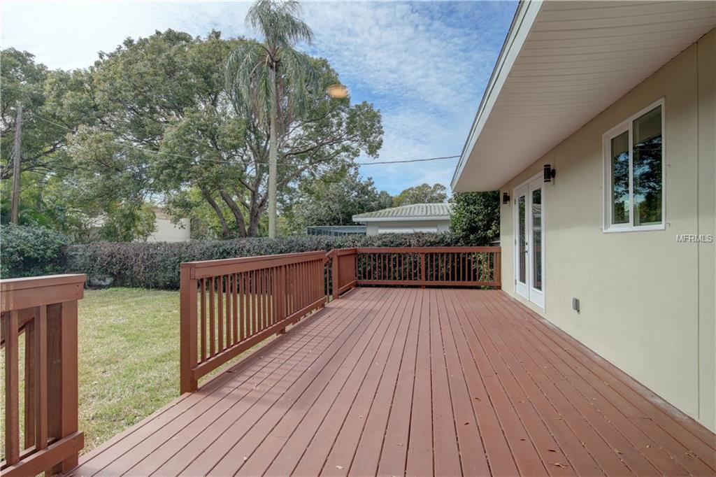 7200 2ND AVENUE S, ST PETERSBURG, Florida 33707, 4 Bedrooms Bedrooms, 8 Rooms Rooms,3 BathroomsBathrooms,Residential,For sale,2ND,U7847462