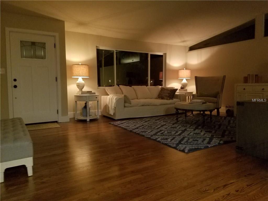 7200 2ND AVENUE S, ST PETERSBURG, Florida 33707, 4 Bedrooms Bedrooms, 8 Rooms Rooms,3 BathroomsBathrooms,Residential,For sale,2ND,U7847462