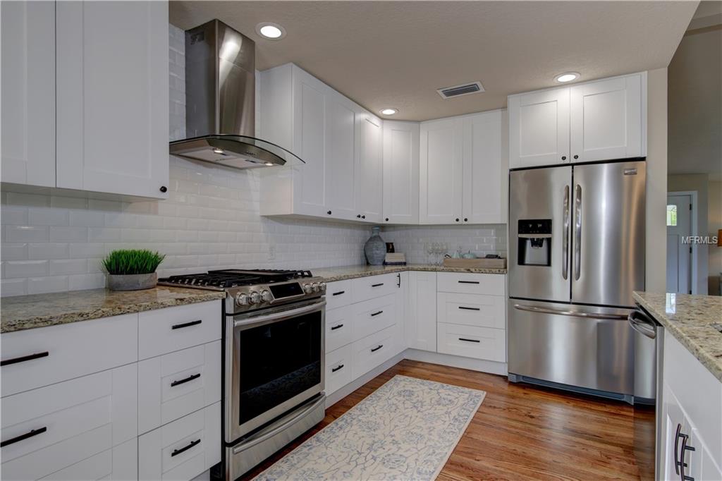 7200 2ND AVENUE S, ST PETERSBURG, Florida 33707, 4 Bedrooms Bedrooms, 8 Rooms Rooms,3 BathroomsBathrooms,Residential,For sale,2ND,U7847462