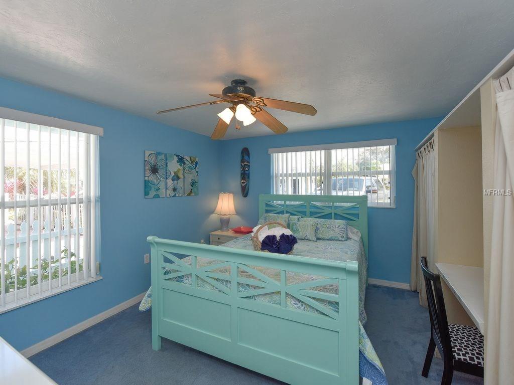 2206 AVENUE C, BRADENTON BEACH, Florida 34217, 3 Bedrooms Bedrooms, 7 Rooms Rooms,2 BathroomsBathrooms,Residential,For sale,AVENUE C,A4210099