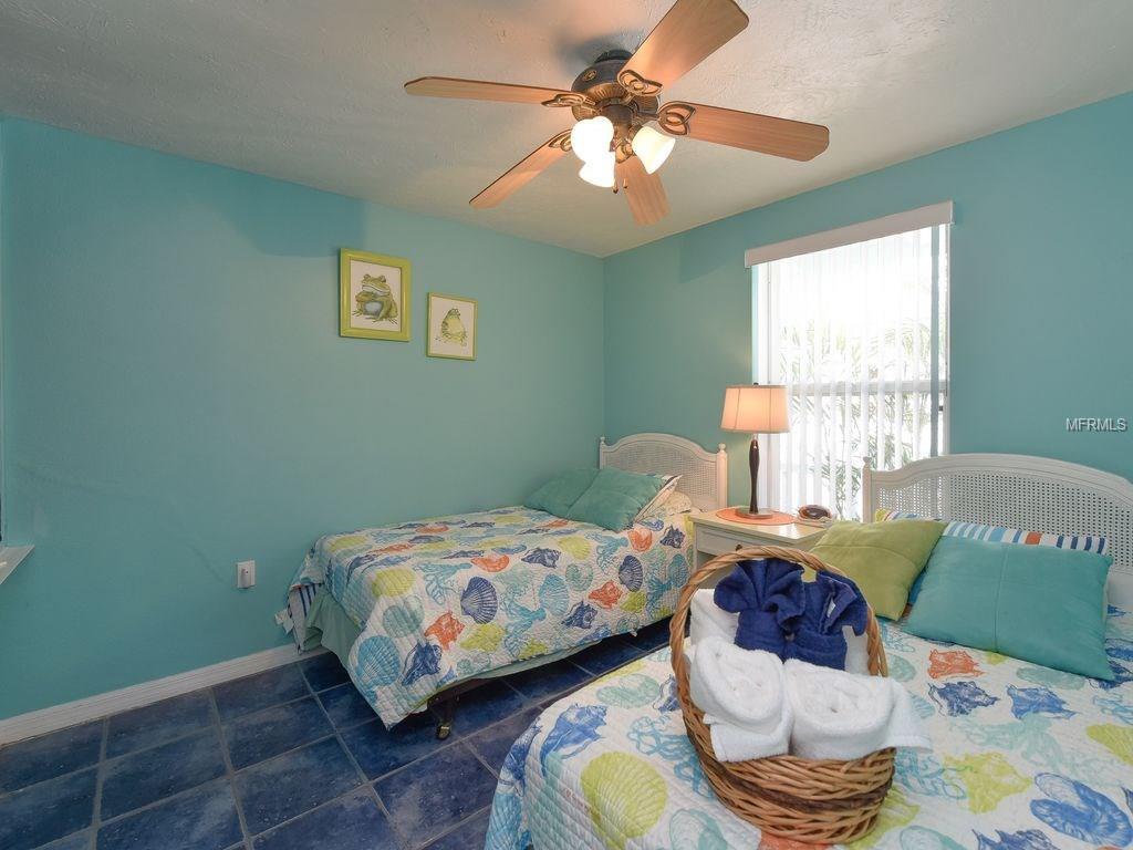 2206 AVENUE C, BRADENTON BEACH, Florida 34217, 3 Bedrooms Bedrooms, 7 Rooms Rooms,2 BathroomsBathrooms,Residential,For sale,AVENUE C,A4210099