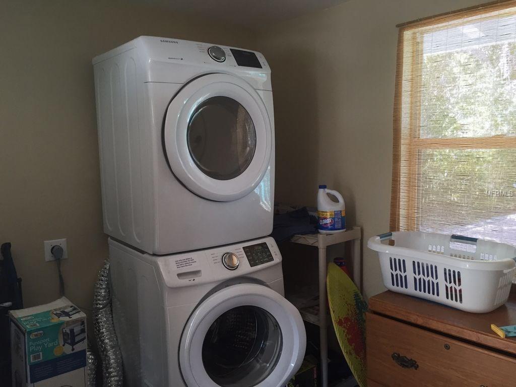 2206 AVENUE C, BRADENTON BEACH, Florida 34217, 3 Bedrooms Bedrooms, 7 Rooms Rooms,2 BathroomsBathrooms,Residential,For sale,AVENUE C,A4210099