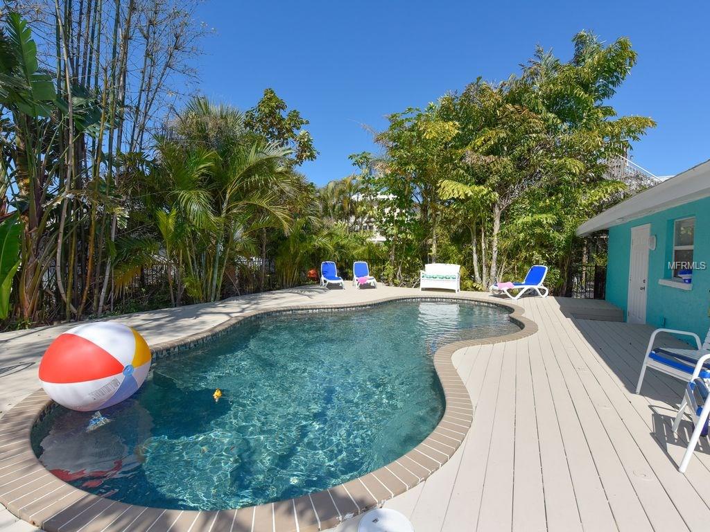 2206 AVENUE C, BRADENTON BEACH, Florida 34217, 3 Bedrooms Bedrooms, 7 Rooms Rooms,2 BathroomsBathrooms,Residential,For sale,AVENUE C,A4210099