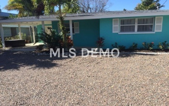 2206 AVENUE C, BRADENTON BEACH, Florida 34217, 3 Bedrooms Bedrooms, 7 Rooms Rooms,2 BathroomsBathrooms,Residential,For sale,AVENUE C,A4210099