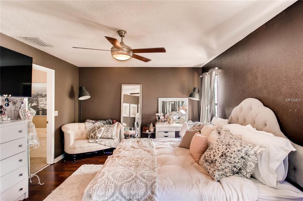 7220 BAY CLUB WAY, ORLANDO, Florida 32835, 3 Bedrooms Bedrooms, 7 Rooms Rooms,2 BathroomsBathrooms,Residential,For sale,BAY CLUB,O5529858