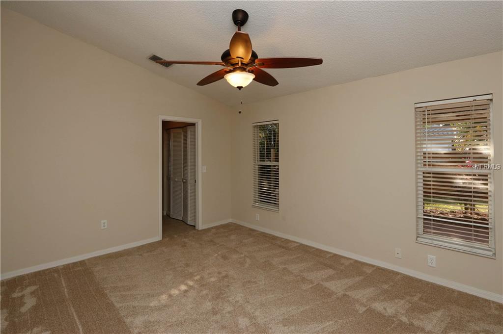 7132 40TH LANE E, SARASOTA, Florida 34243, 4 Bedrooms Bedrooms, 3 Rooms Rooms,2 BathroomsBathrooms,Residential,For sale,40TH,T2914644