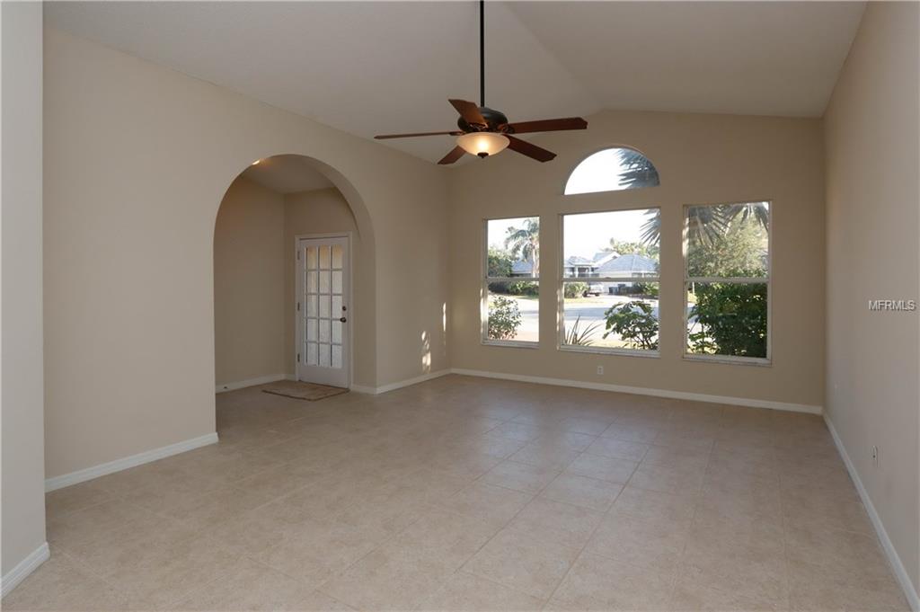 7132 40TH LANE E, SARASOTA, Florida 34243, 4 Bedrooms Bedrooms, 3 Rooms Rooms,2 BathroomsBathrooms,Residential,For sale,40TH,T2914644