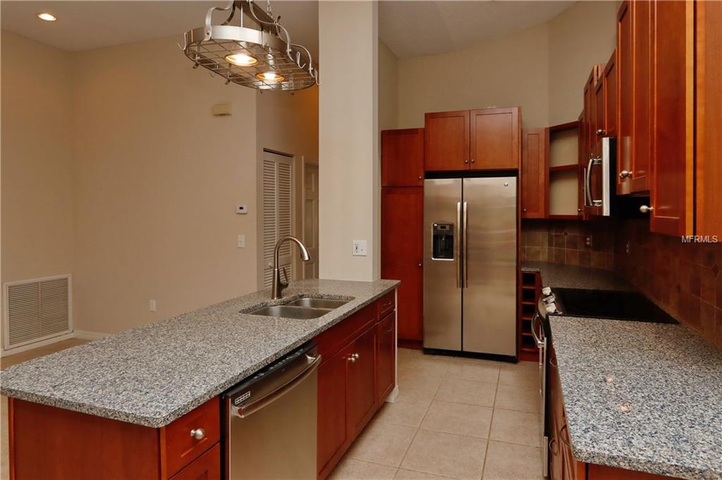 7132 40TH LANE E, SARASOTA, Florida 34243, 4 Bedrooms Bedrooms, 3 Rooms Rooms,2 BathroomsBathrooms,Residential,For sale,40TH,T2914644