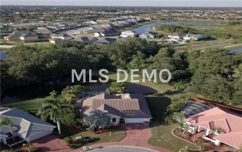 7132 40TH LANE E, SARASOTA, Florida 34243, 4 Bedrooms Bedrooms, 3 Rooms Rooms,2 BathroomsBathrooms,Residential,For sale,40TH,T2914644